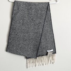 Foxford Scarf Ireland Lambswool Cashmere Blend Grey Cream Herringbone BRAND NEW